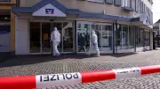 Geiseldrama in Sinzig: Polizei fahndet nach Täter in Imkeranzug
