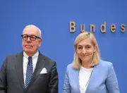 Gesundheitskosten: Warken verteidigt Sparpläne vor Ärztetag