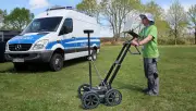 Goldspürhunde suchen den Schatz von Manching in Plate