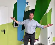 Graffiti-Künstler Joerg Schnurre gestaltet Technisches Rathaus in Roßlau neu
