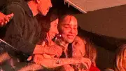 Harry Styles Tourauftakt: Zoë Kravitz und Mama Anne Twist feiern mit