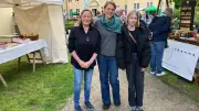 Holzkunst aus Resten: Drei Generationen vereint auf dem Kunstmarkt in Mirow