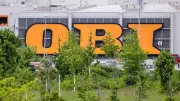 Hornbach gegen Obi: Baumarkt-Giganten streiten um eine Farbe