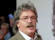 Horst Schlämmer als Buzzer-Host: Neue LOL-Staffel startet
