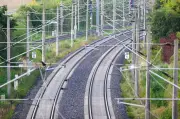 ICE prallt gegen Oberleitung bei Bardowick – 460 Reisende festsitzend