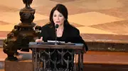Iris Berben rührt mit Trauerrede für Mario Adorf: „Mein Lebenskomplize“