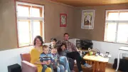 Junge Familie im Burgenlandkreis: Warum sie das Landleben liebt