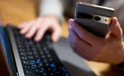 KI-Video-Betrug: Seniorin verliert über 50.000 Euro