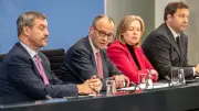 Koalitionsausschuss: Streit um Milliarden vor dem Kanzleramt