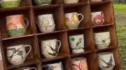 Kunsthandwerkermarkt in Thomsdorf trotz Regen gut besucht