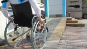 Kurioser Diebstahl: 22-Jähriger klaut Rollstuhl aus Krankenhaus
