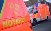 Lebensgefährlicher Unfall auf der B213: Motorradfahrer schwer verletzt