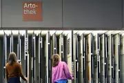 Leihen statt Kaufen: Wie Artotheken Kunst für alle zugänglich machen