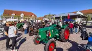 Maifeier in Strasburg: Feuerwehr stellt Maibaum, Ehrenamt geehrt