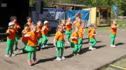 Maifest in Demmin: Familien feiern auf dem Maiplatz im Devener Holz