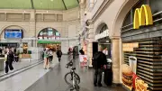 McDonald's plant große Filiale im Hauptbahnhof Halle