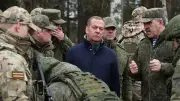 Medwedew droht Deutschland mit Zerstörung im Kriegsfall