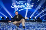 Menowin Fröhlich gewinnt DSDS nach 16 Jahren und bricht zusammen