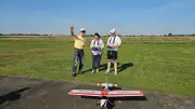 Modellflieger-Treffen in Anklam: Spektakuläre Flugshows am Himmelfahrt