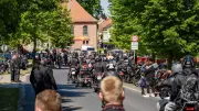 Motorradgottesdienst in Friedrichswalde: Tanz, Taufe und Ausfahrt