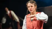 Mörderische Maschine: „Lungenschwimmprobe“ am neuen theater Halle