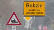 Mutter tötet Kind und sich selbst: Ermittler suchen nach dritter Person
