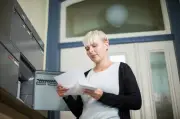 Nachsendeauftrag: So erkennen Sie überteuerte Drittanbieter