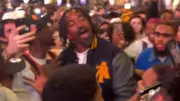 NBA-Legende von Fans zu Boden gerissen – Joint in der Hand
