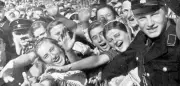 NSDAP-Mitgliedschaft: Zwang oder sozialer Druck? Falter im Interview