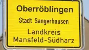 Ortsschild vertauscht: Sangerhäuser Tafel in Artern aufgetaucht