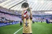 Podolskis Pokalsieg in Polen: Fünfter Cup-Erfolg und mögliches Karriereende