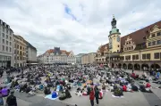 Protest im Liegen: ME/CFS-Betroffene fordern mehr Forschung