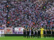 RB Leipzig gedenkt Amokfahrt-Opfer mit Trauerflor