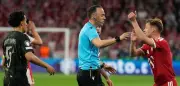 Ärger über Schiedsrichter: Kein Elfmeter für Bayern, kein Platzverweis für PSG