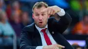 Rührender Moment: Kinder verkünden Gavel als Trainer des Jahres
