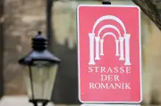 Romanikpreis für Steinmetz und Schülertheater in Sachsen-Anhalt