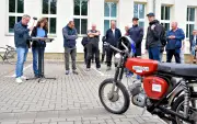 Rostige Simson erzielt hohen Preis bei Polizeiversteigerung