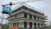 Rätsel um Rohbau gelöst: Neues Ärztehaus in Waren entsteht