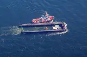 Schlepper nach Wal-Transport in Cuxhaven angekommen