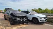 Schwerer Unfall auf A14 bei Halle: Zwei Verletzte an Stauende