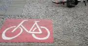 Schwerer Unfall in Unterschleißheim: Radfahrerin von Auto erfasst
