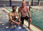 Schwimmen lernen im Erwachsenenalter: Angst überwinden im Kurs
