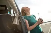 Sicher ans Ziel: Snacks, Pausen und Mini-Workouts für Autofahrer