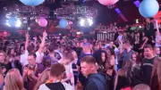 Sommerparty im Colosseum: Strandfeeling, Gratis-Eis und Musik auf vier Floors