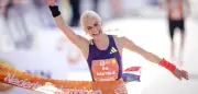 Spendenlauf-Sieg: Stewardess Mikky Keetels ist die schnellste Läuferin der Welt