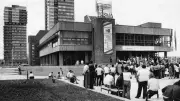 Stadtarchiv Halle bittet um Hilfe bei DDR-Fotos aus Neustadt