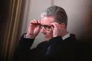 Standhafter Premier: Starmer hält an seinem Amt fest