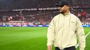 Startelf-Überraschung! Kompany setzt Davies gegen PSG auf die Bank