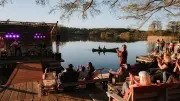 Steg in Flammen startet mit Traumabend am Haussee in die Saison