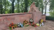 Stiller Moment für das Kriegsende: Gedenkfeier in Waren